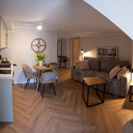 Apartamenty Drevny Kocur Poznan Exterior foto
